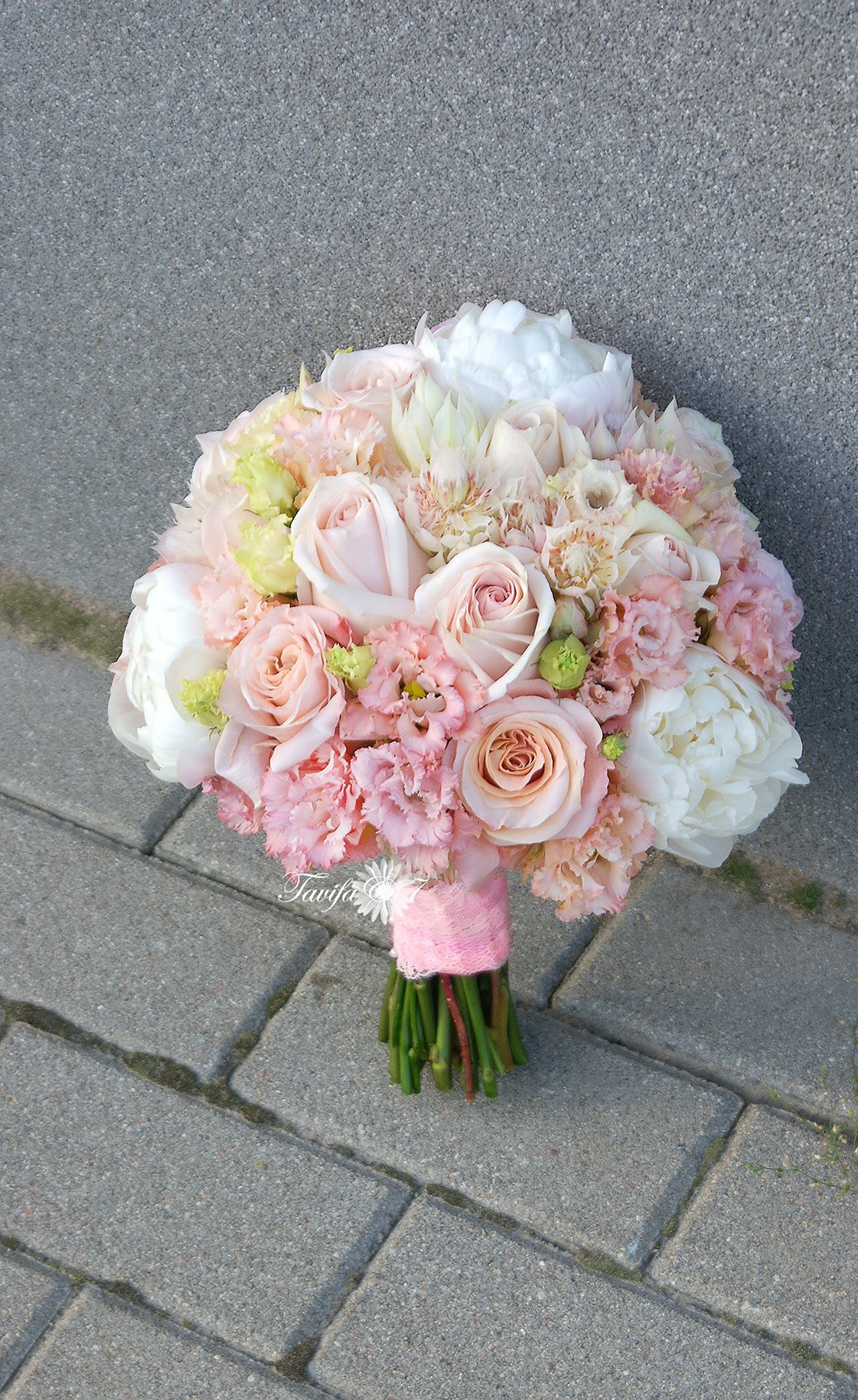 Līgavas pušķi pudera, persiku toņos. Event design, decoration, floristry, gift, Irina Novika, Riga, Latvia