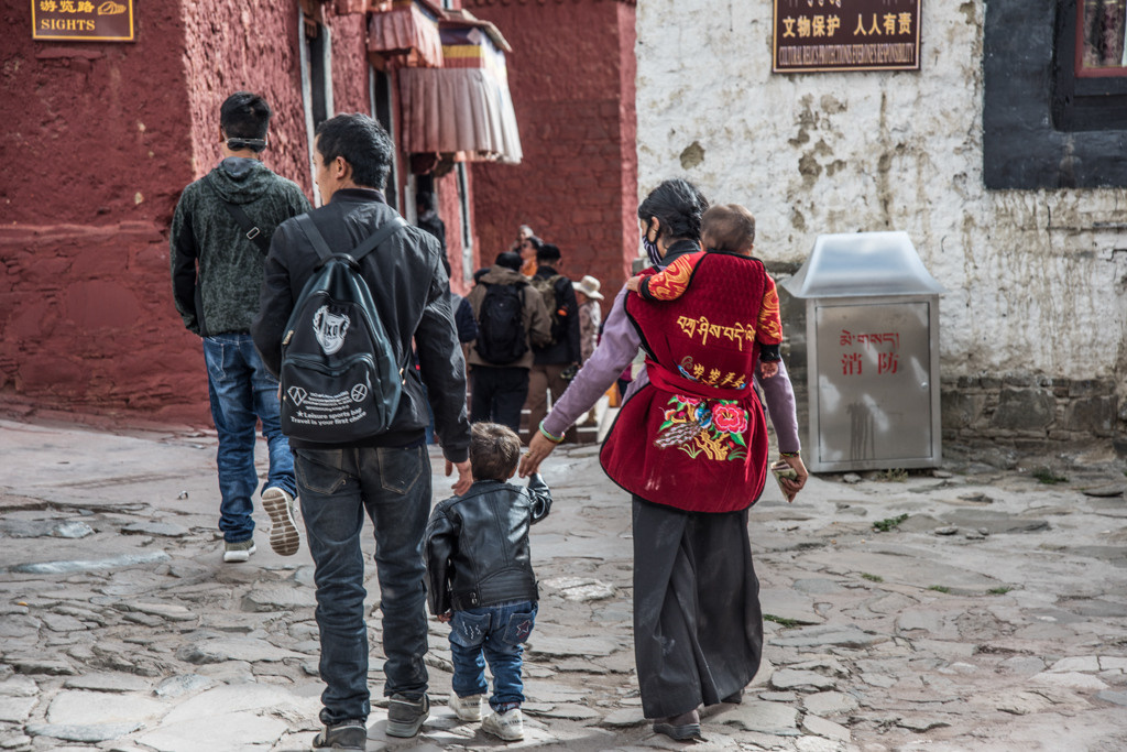 Himalayas and monasteries, Tibet. Bojana Žuža, photographer in Belgrade, Serbia