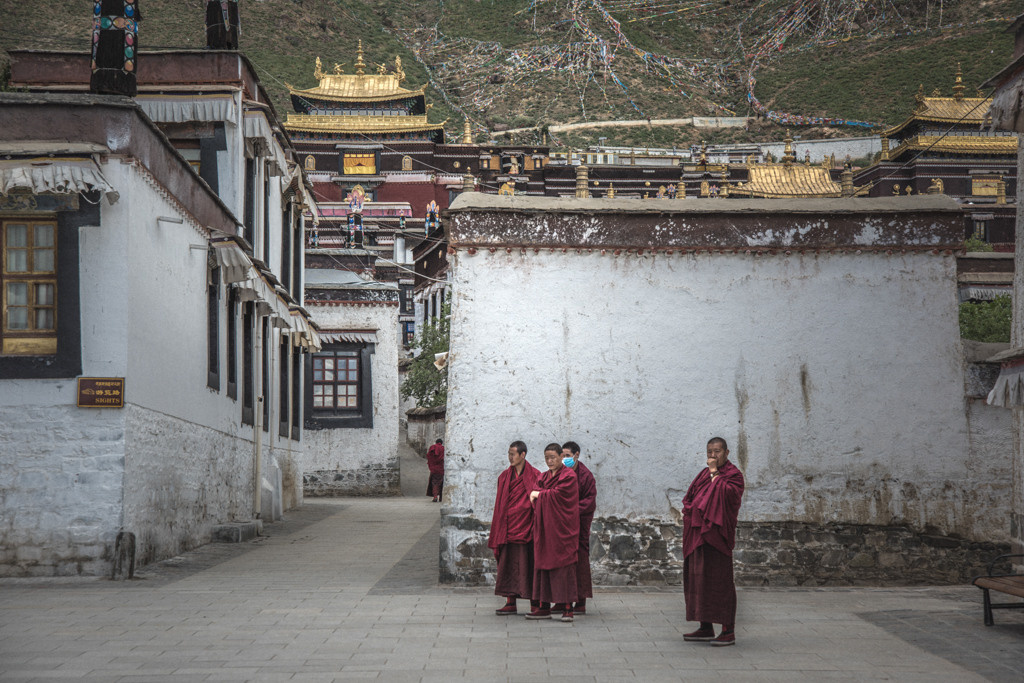 Himalayas and monasteries, Tibet. Bojana Žuža, photographer in Belgrade, Serbia