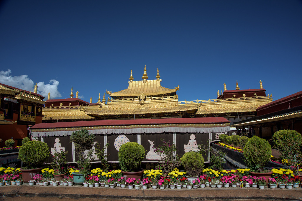 Lhasa, Tibet. Bojana Žuža, photographer in Belgrade, Serbia