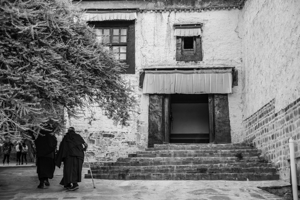 Himalayas and monasteries, Tibet. Bojana Žuža, photographer in Belgrade, Serbia