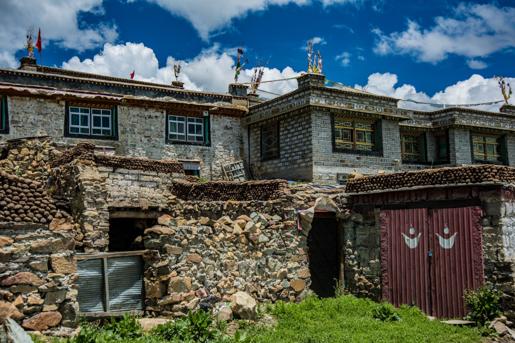 Himalayas and monasteries, Tibet. Bojana Žuža, photographer in Belgrade, Serbia
