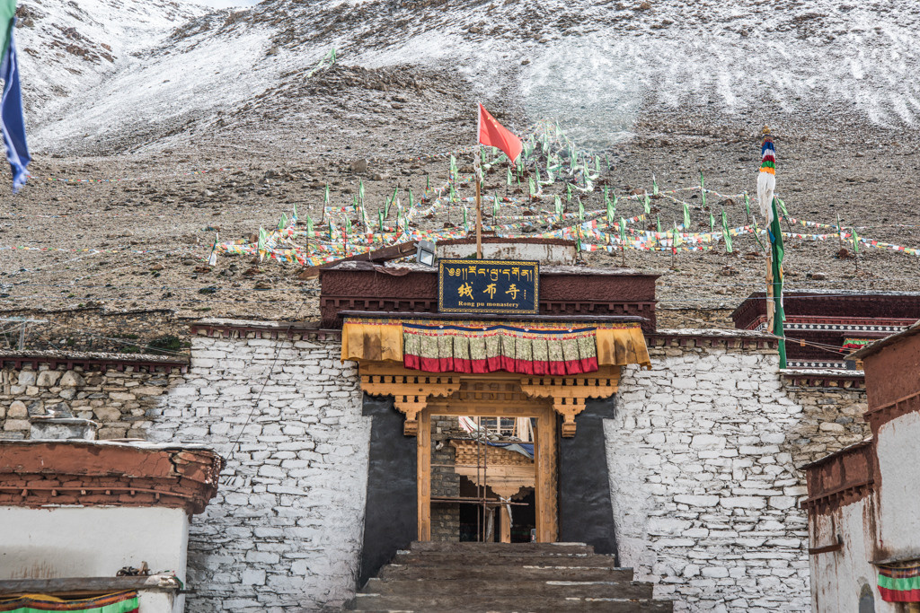 Himalayas and monasteries, Tibet. Bojana Žuža, photographer in Belgrade, Serbia