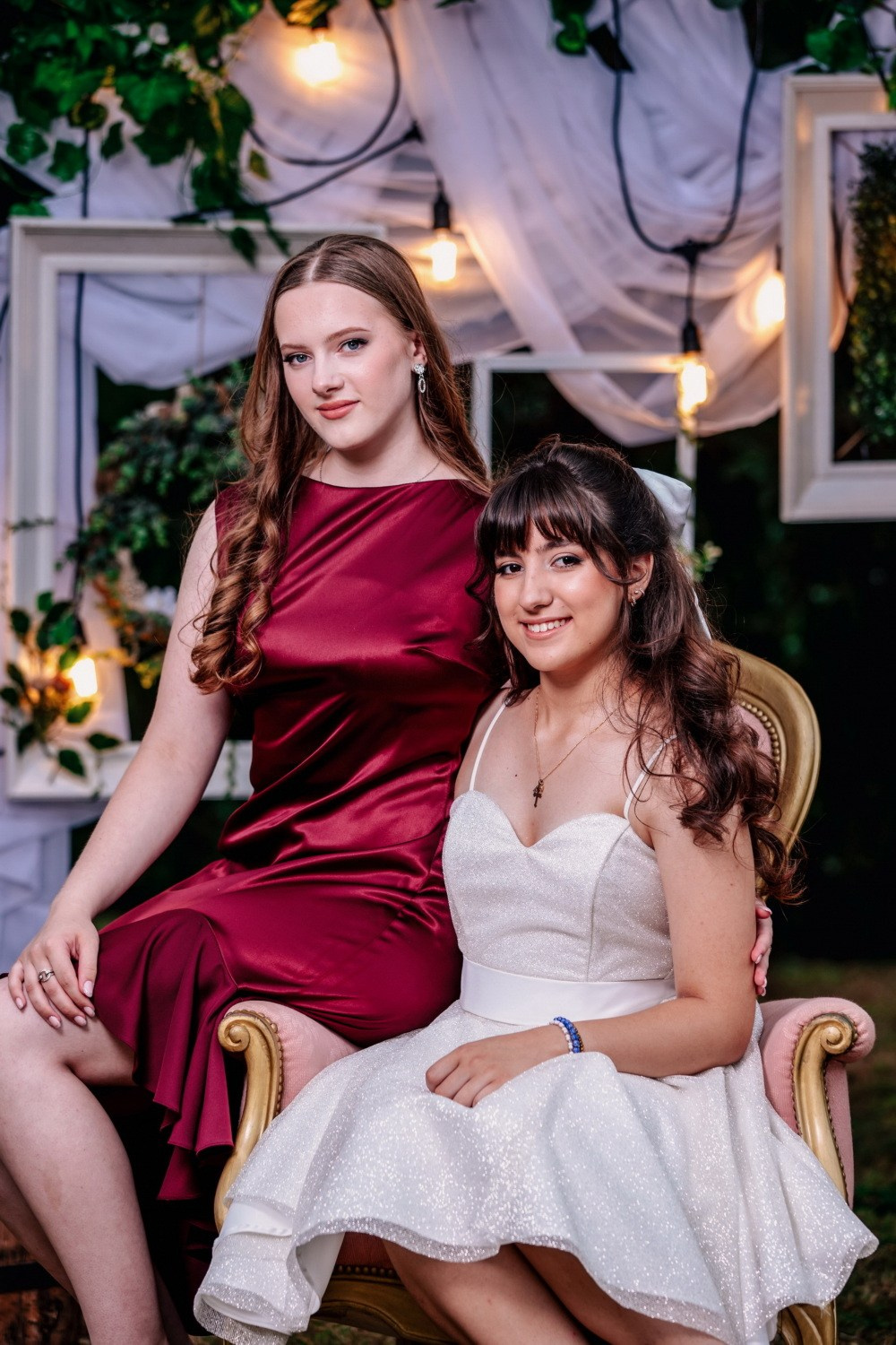 MATURSKA FOTOGRAFISANJA. Fotografi iz Backog Petrovca David i Andrea Stojanovic