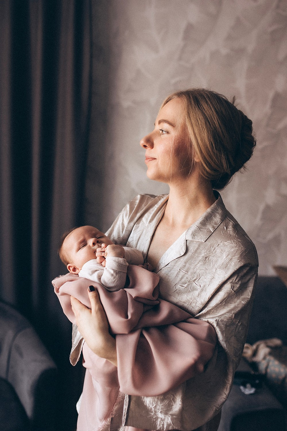 Фотосессия мамы с новорожденным в Вильнюсе: Маленькая Сказка. Family and Individual Photographer in Vilnius Elena Raduke