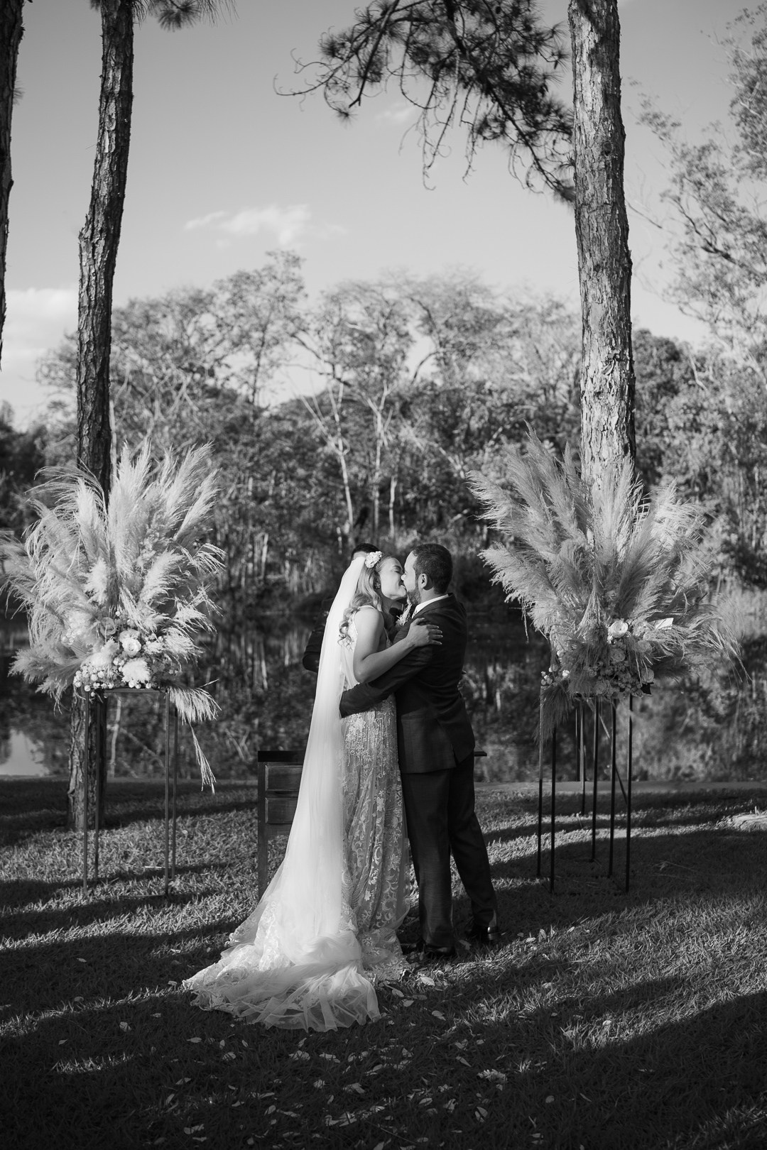 Vivian e Paulo. Edu e Josi Fotografia de Casamento em Belo Horizonte | Fotos Naturais