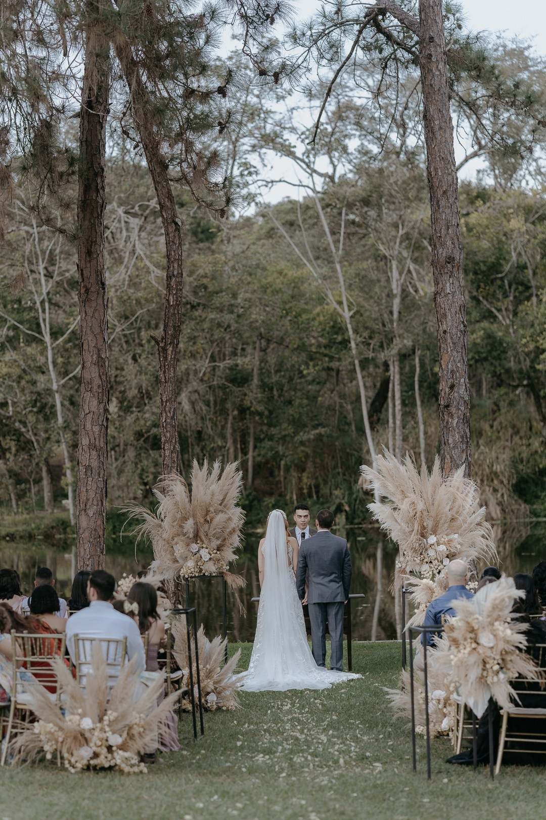Vivian e Paulo. Edu e Josi Fotografia de Casamento em Belo Horizonte | Fotos Naturais