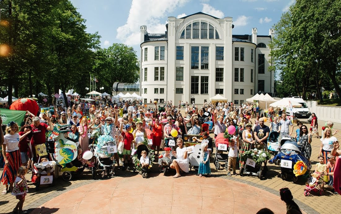 Māmiņu Kluba vasaras festivāla 2019 foto reportāža Ziemeļblāzmas parkā