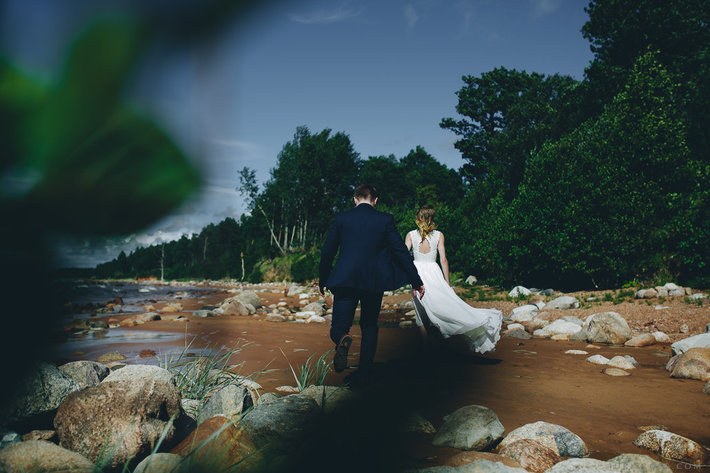 Kāzu solījums vējainā jūras krastā un mielasts romantiskā Liepupes mui