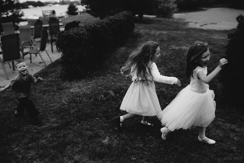 Kāzu diena ar lavandas aromātu Vidzemes lavandu audzētavā un svinības