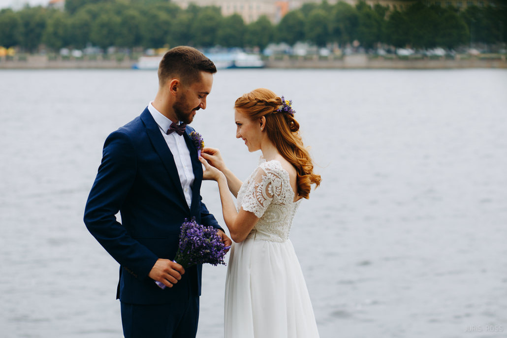 Kāzu diena ar lavandas aromātu Vidzemes lavandu audzētavā un svinības