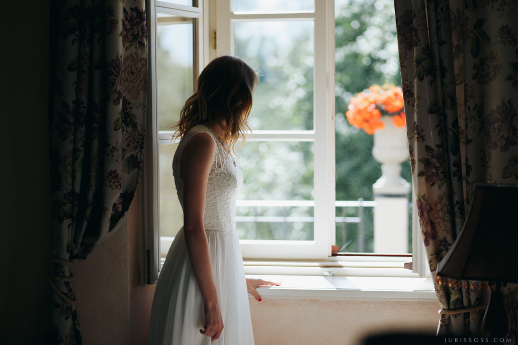 Kāzu solījums vējainā jūras krastā un mielasts romantiskā Liepupes mui