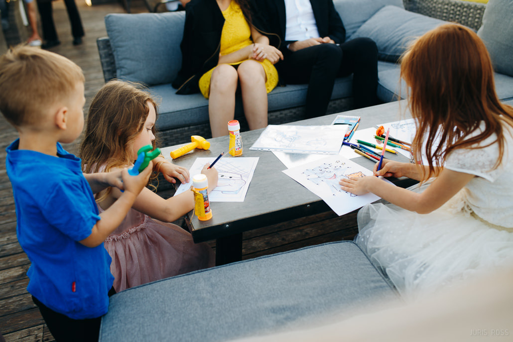 Kāzu diena ar lavandas aromātu Vidzemes lavandu audzētavā un svinības