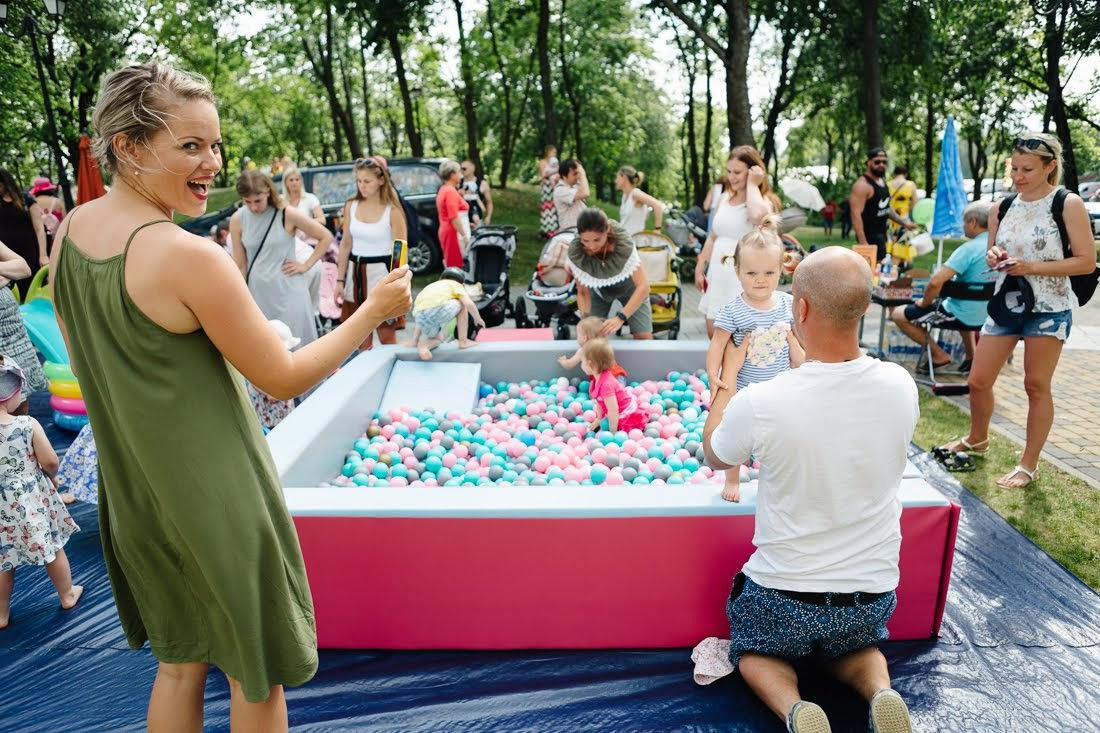 Māmiņu Kluba vasaras festivāla 2019 foto reportāža Ziemeļblāzmas parkā