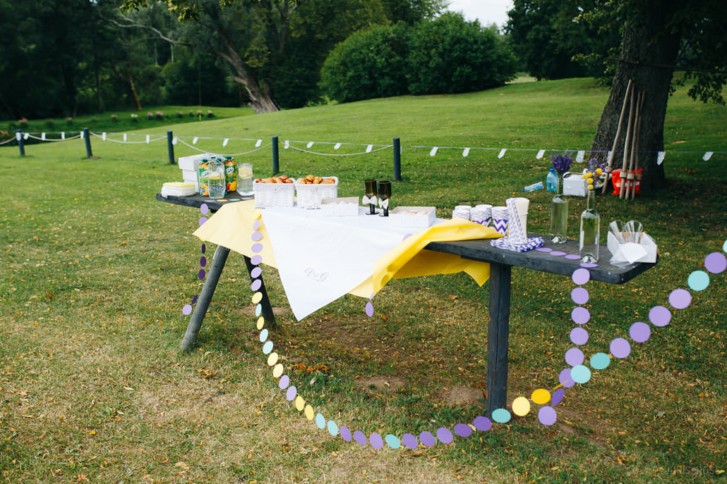 Kāzu diena ar lavandas aromātu Vidzemes lavandu audzētavā un svinības