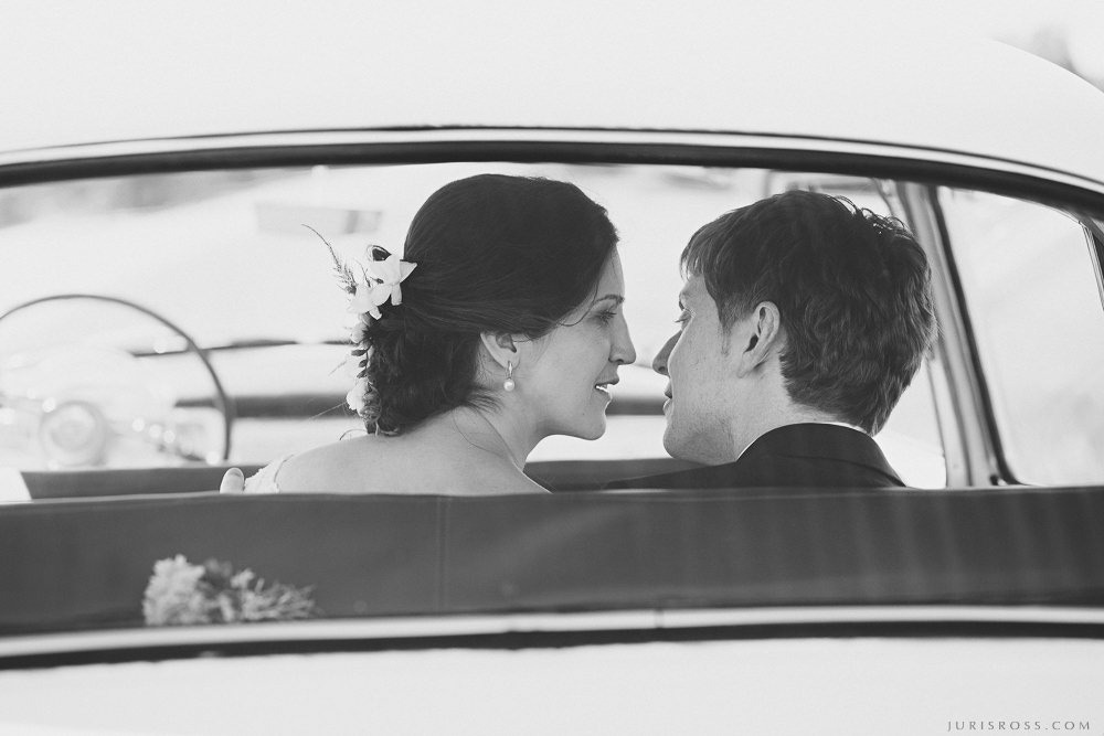 Agenturas Mīlestība organizētās kāzas Kuldīgā, balta volga un svinības