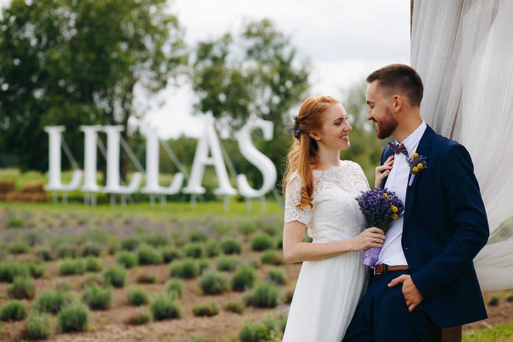 Kāzu diena ar lavandas aromātu Vidzemes lavandu audzētavā un svinības