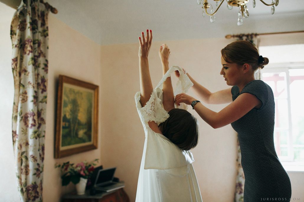 Kāzu solījums vējainā jūras krastā un mielasts romantiskā Liepupes mui