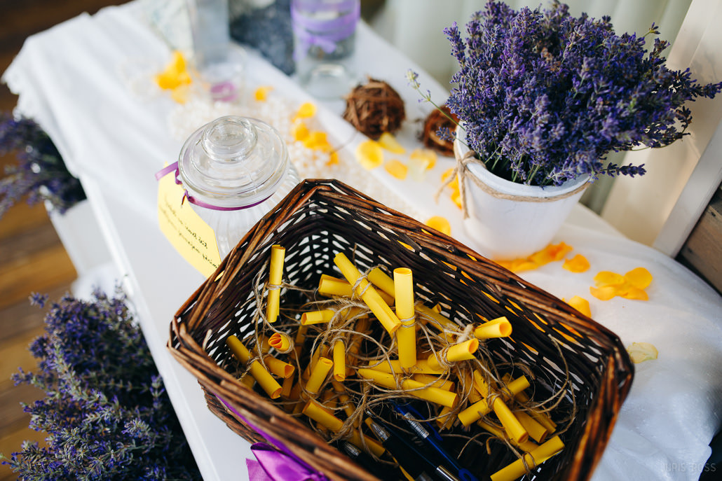 Kāzu diena ar lavandas aromātu Vidzemes lavandu audzētavā un svinības