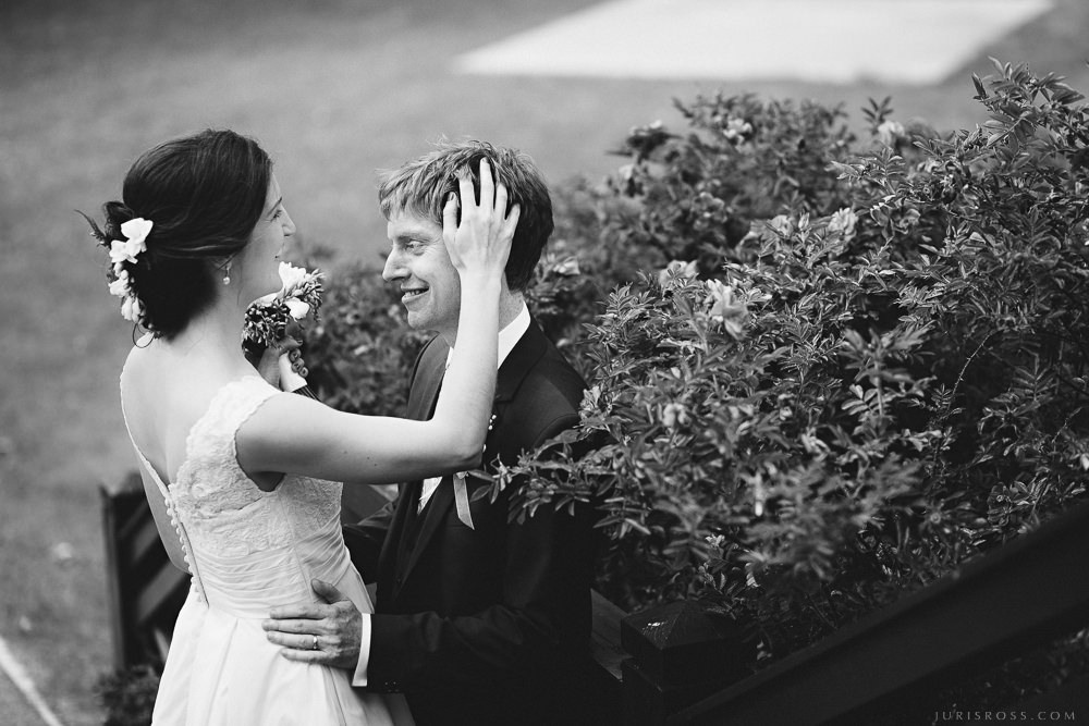 Agenturas Mīlestība organizētās kāzas Kuldīgā, balta volga un svinības