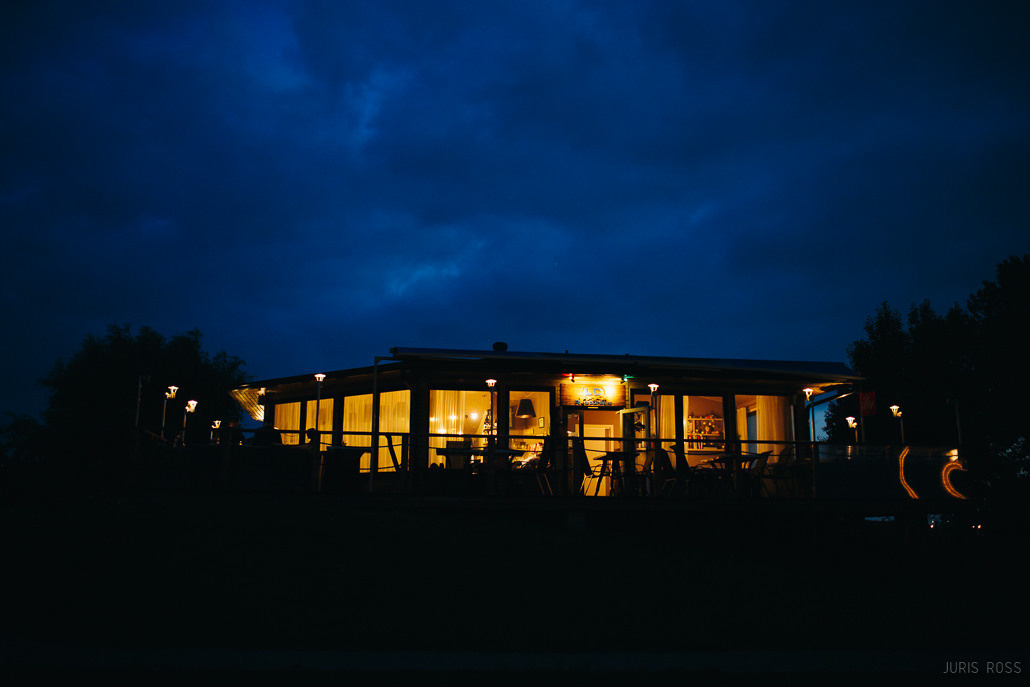 Kāzu diena ar lavandas aromātu Vidzemes lavandu audzētavā un svinības