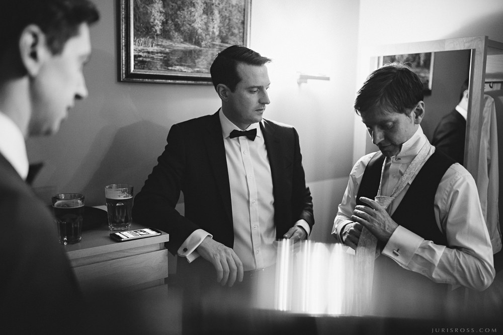 Agenturas Mīlestība organizētās kāzas Kuldīgā, balta volga un svinības