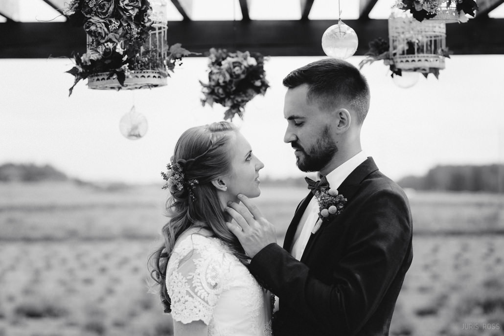 Kāzu diena ar lavandas aromātu Vidzemes lavandu audzētavā un svinības