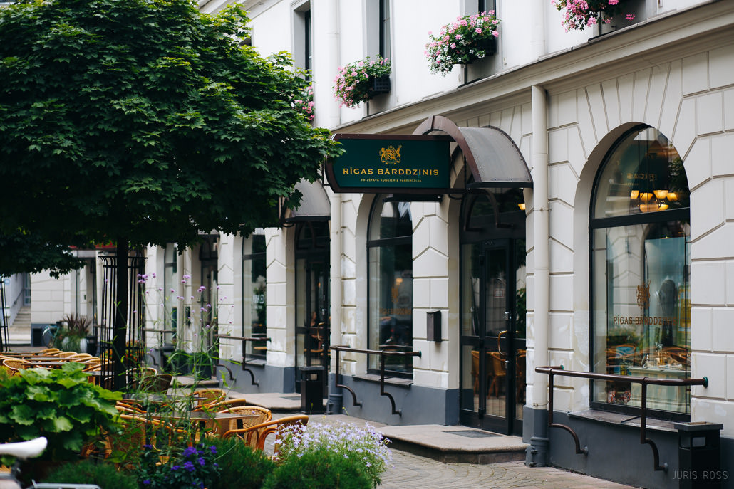 Kāzu diena ar lavandas aromātu Vidzemes lavandu audzētavā un svinības