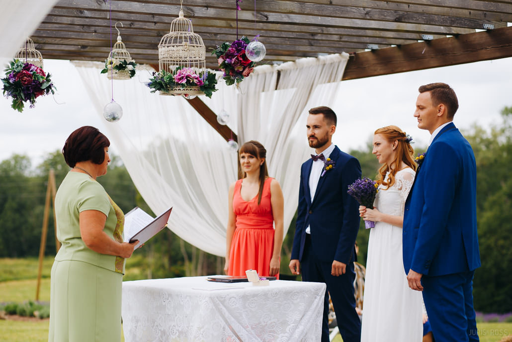 Kāzu diena ar lavandas aromātu Vidzemes lavandu audzētavā un svinības