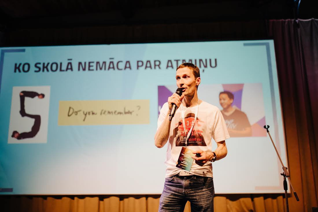 Biohakeru konference 2019 RISEBA hallē par miegu, uzturu, gavēšanu, rū