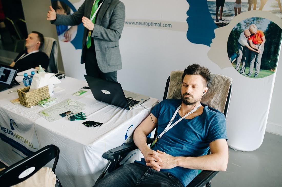 Biohakeru konference 2019 RISEBA hallē par miegu, uzturu, gavēšanu, rū