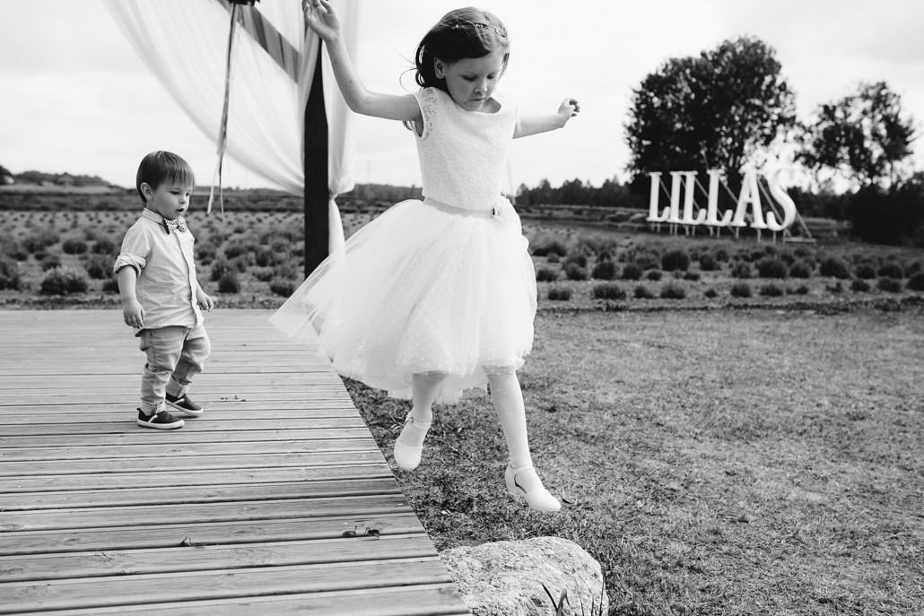 Kāzu diena ar lavandas aromātu Vidzemes lavandu audzētavā un svinības