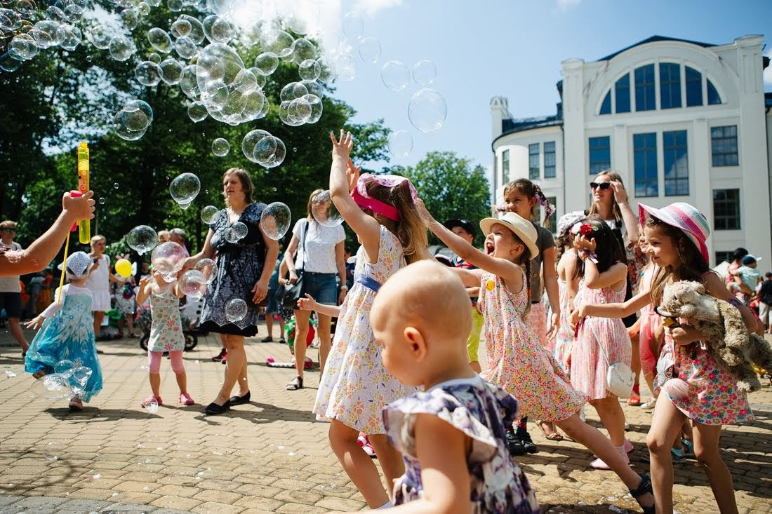 Māmiņu Kluba vasaras festivāla 2019 foto reportāža Ziemeļblāzmas parkā