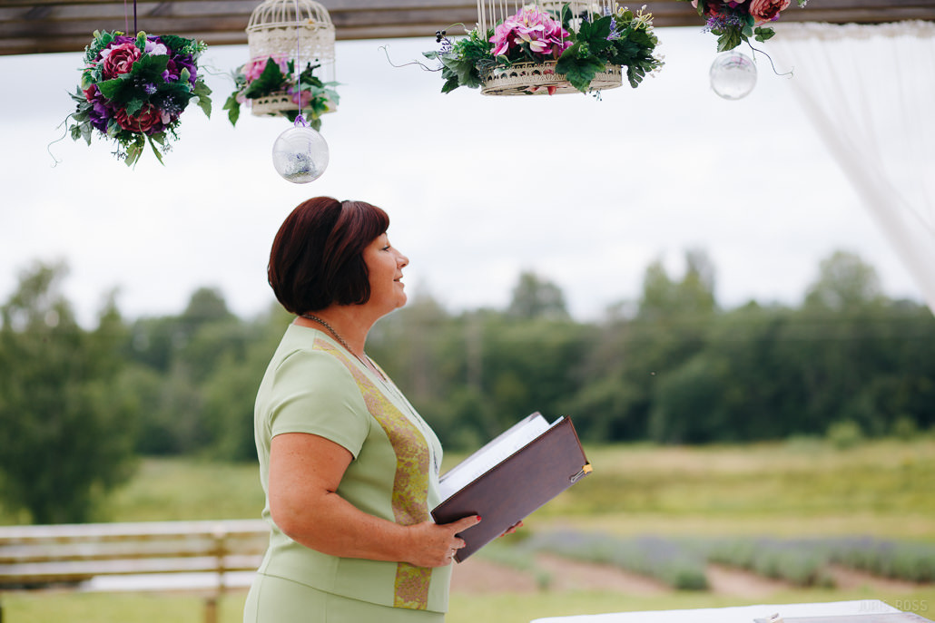 Kāzu diena ar lavandas aromātu Vidzemes lavandu audzētavā un svinības