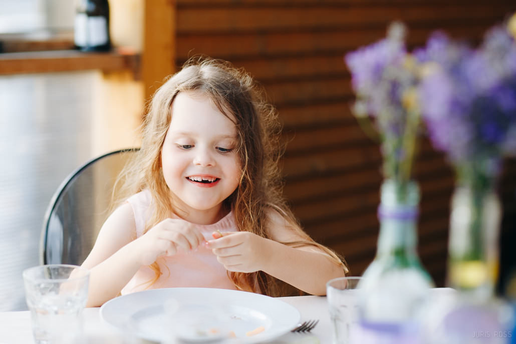 Kāzu diena ar lavandas aromātu Vidzemes lavandu audzētavā un svinības