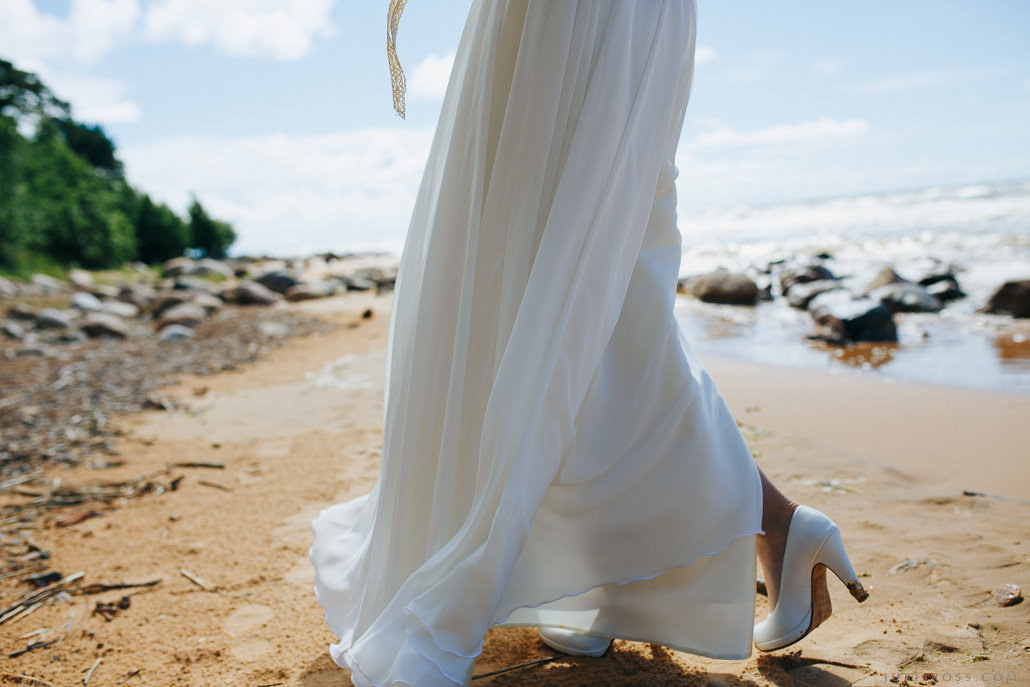 Kāzu solījums vējainā jūras krastā un mielasts romantiskā Liepupes mui