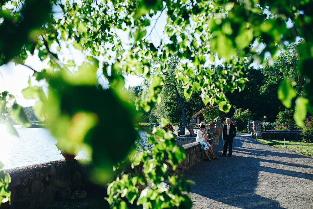 Agenturas Mīlestība organizētās kāzas Kuldīgā, balta volga un svinības