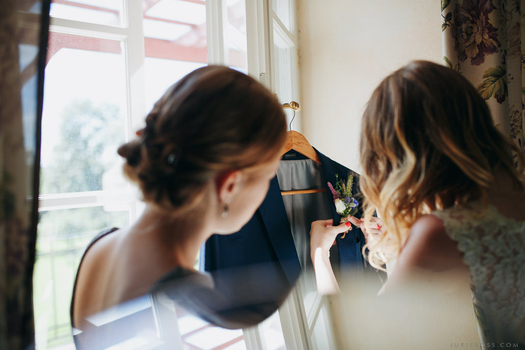 Kāzu solījums vējainā jūras krastā un mielasts romantiskā Liepupes mui