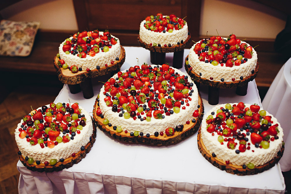 Agenturas Mīlestība organizētās kāzas Kuldīgā, balta volga un svinības