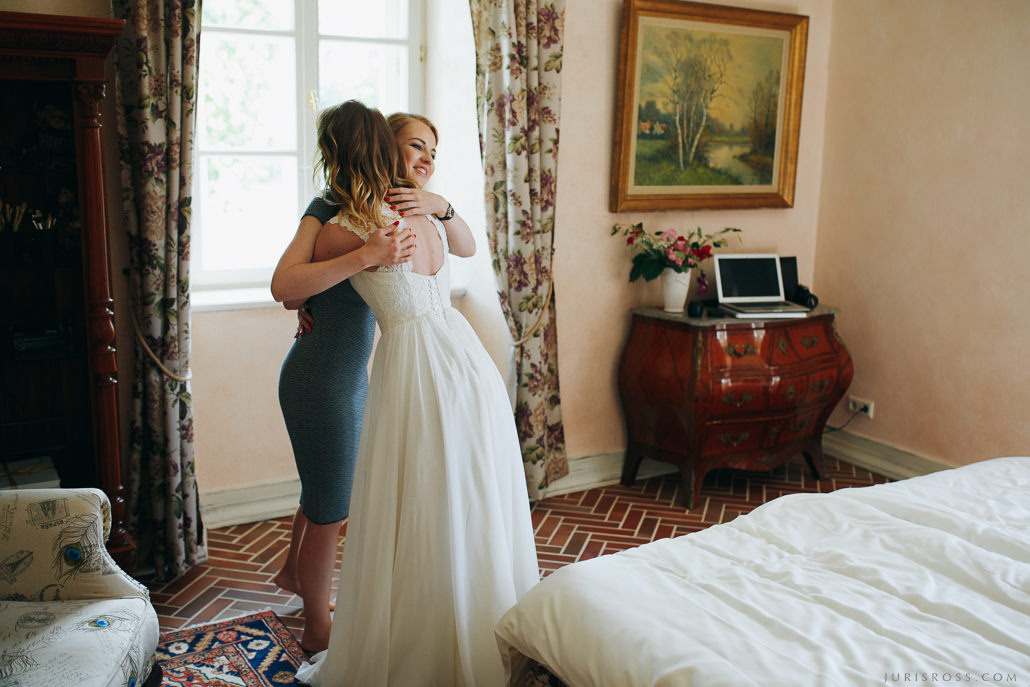 Kāzu solījums vējainā jūras krastā un mielasts romantiskā Liepupes mui