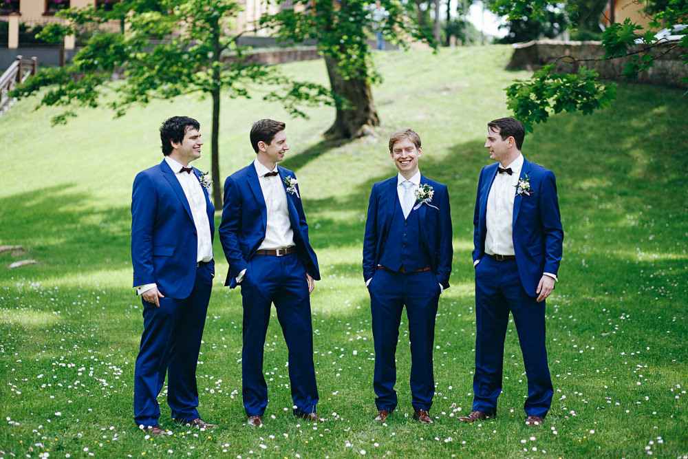 Agenturas Mīlestība organizētās kāzas Kuldīgā, balta volga un svinības