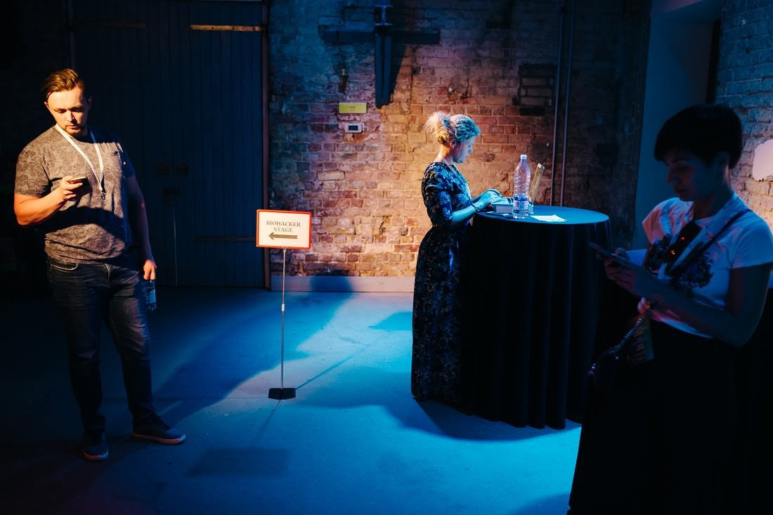 Biohakeru konference 2019 RISEBA hallē par miegu, uzturu, gavēšanu, rū