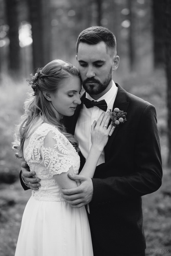 Kāzu diena ar lavandas aromātu Vidzemes lavandu audzētavā un svinības