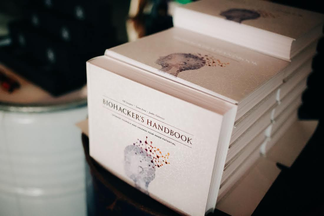 Biohakeru konference 2019 RISEBA hallē par miegu, uzturu, gavēšanu, rū