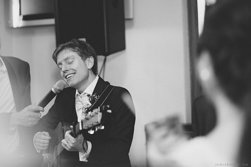 Agenturas Mīlestība organizētās kāzas Kuldīgā, balta volga un svinības