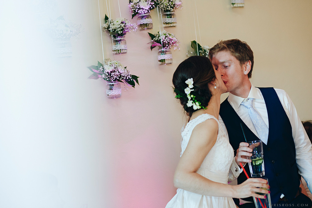 Agenturas Mīlestība organizētās kāzas Kuldīgā, balta volga un svinības