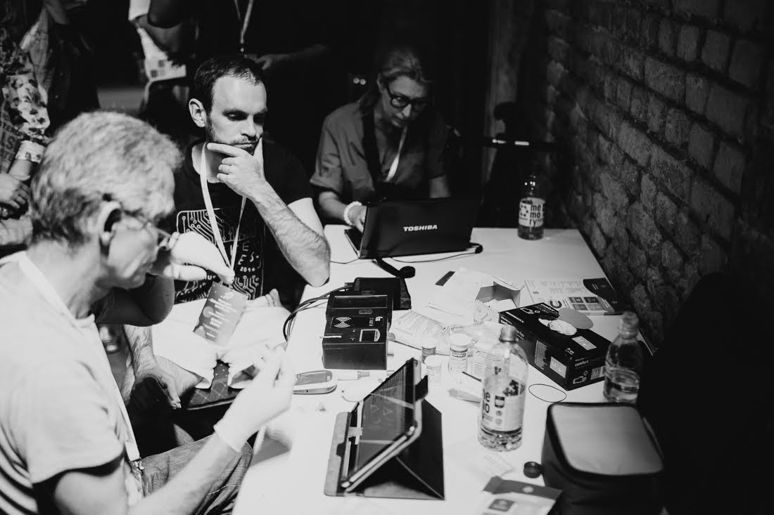 Biohakeru konference 2019 RISEBA hallē par miegu, uzturu, gavēšanu, rū