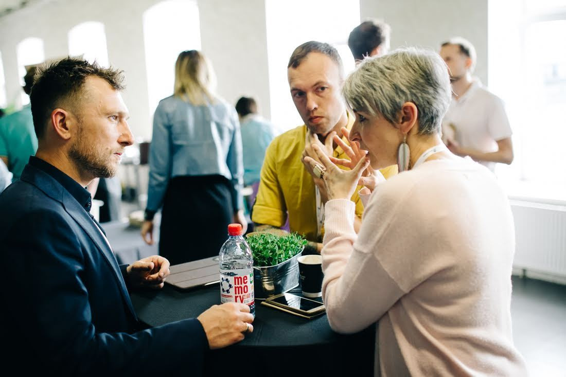 Biohakeru konference 2019 RISEBA hallē par miegu, uzturu, gavēšanu, rū