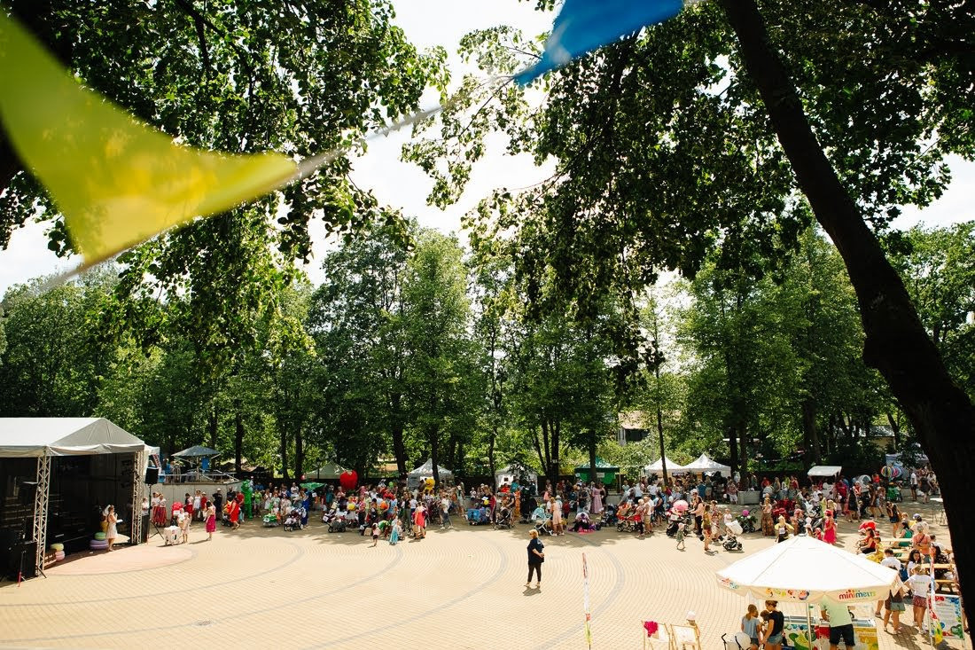 Māmiņu Kluba vasaras festivāla 2019 foto reportāža Ziemeļblāzmas parkā