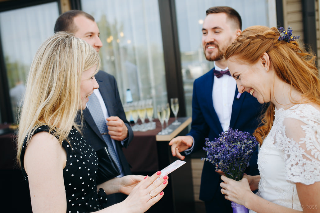Kāzu diena ar lavandas aromātu Vidzemes lavandu audzētavā un svinības